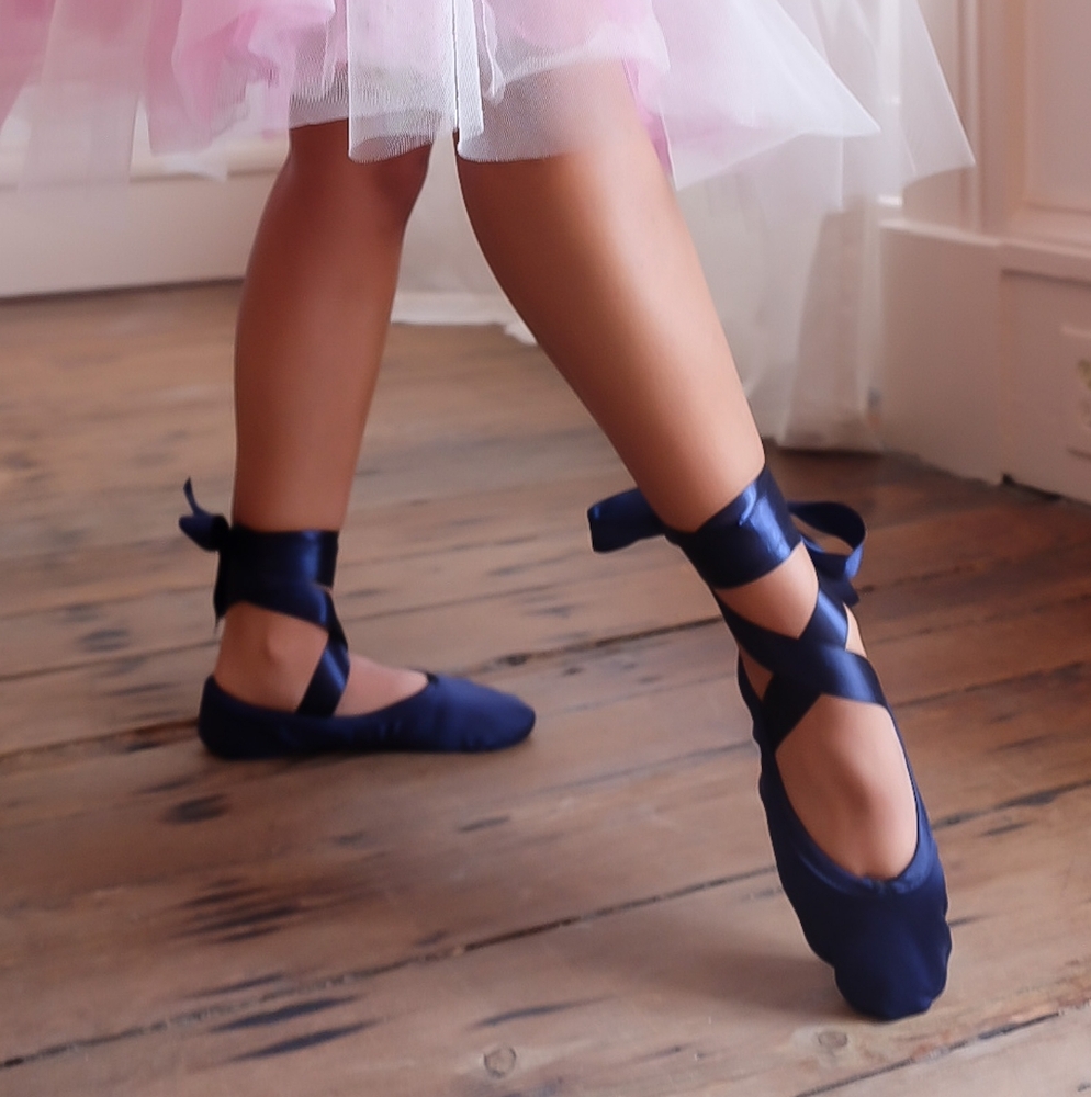 NEW Ballet Beautiful Prima Pro Satin Slippers With Ribbon *DEFECTIVE* (Navy)